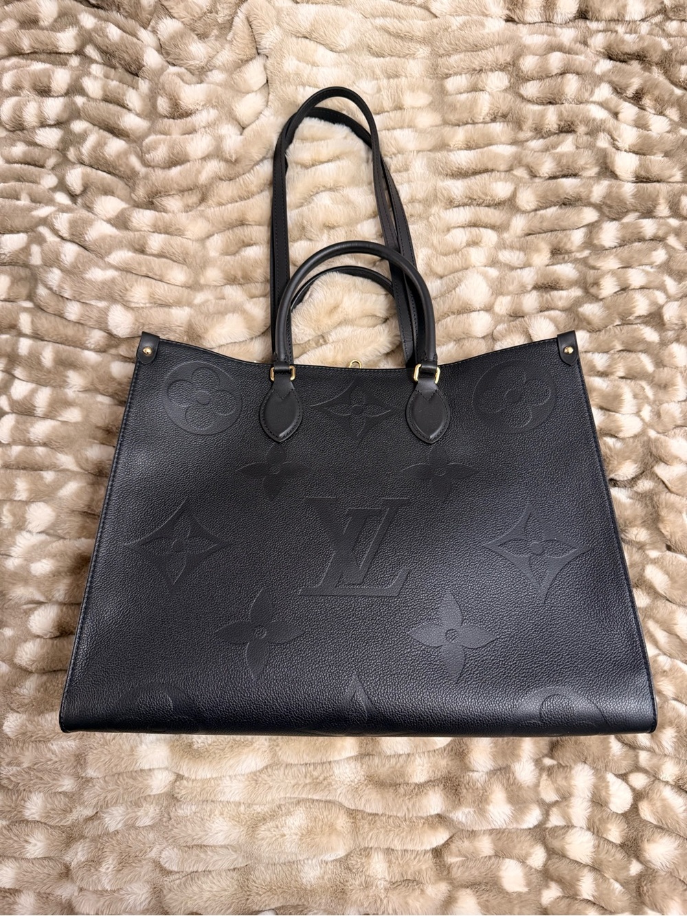 Authentic Louis Vuitton On The Go Black Empreinte GM SIZE LIKE NEW NEVER USED - Picture 2 of 15